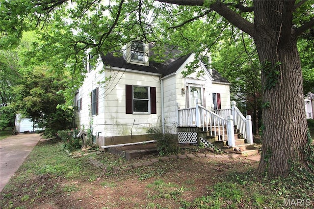 408 S A St, Farmington, MO 63640 - view of front of house with driveway