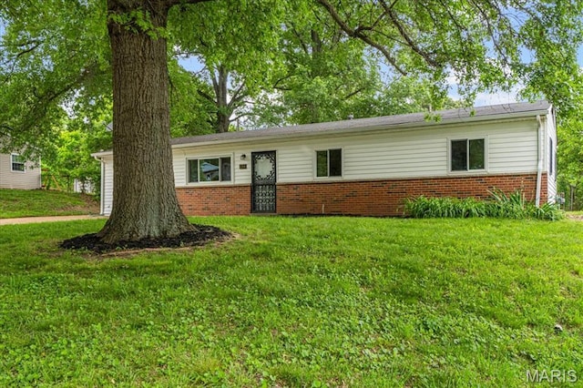 284 Ramsey Ln, Ballwin, MO 63021 - single story home featuring brick siding and a front lawn