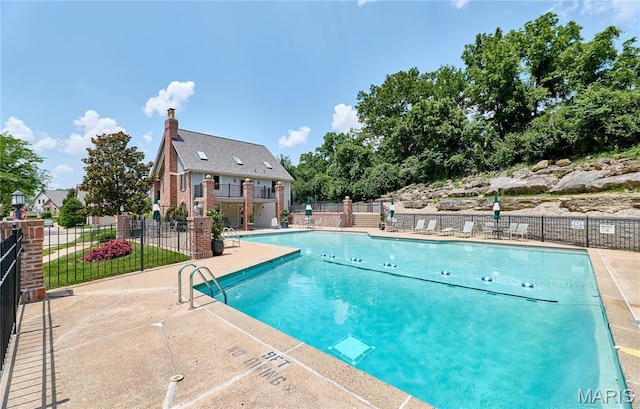 14424 Valley Meadow Ct W, Chesterfield, MO 63017 - community pool with a patio area