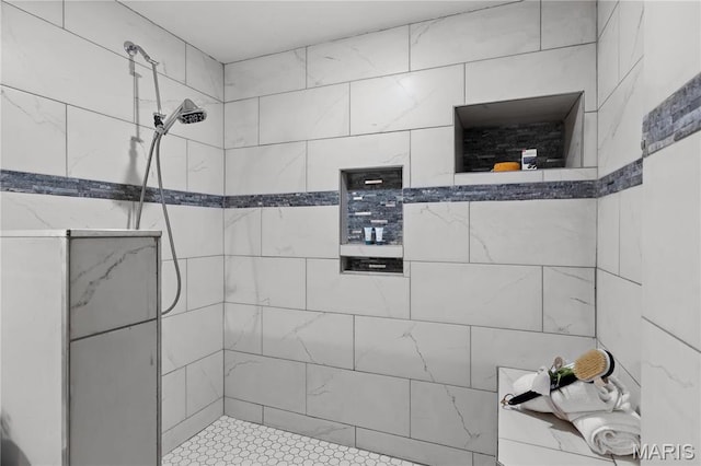 827 Bridgewater Xing, Villa Ridge, MO 63089 - full bath with a tile shower