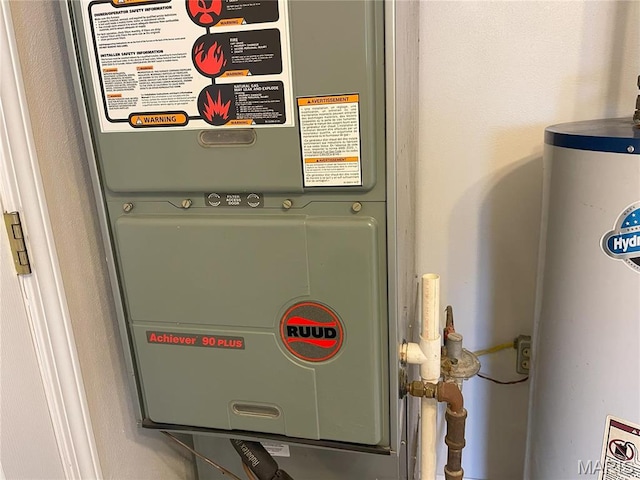408 Crestview St, Cuba, MO 65453 - utilities featuring water heater and heating unit