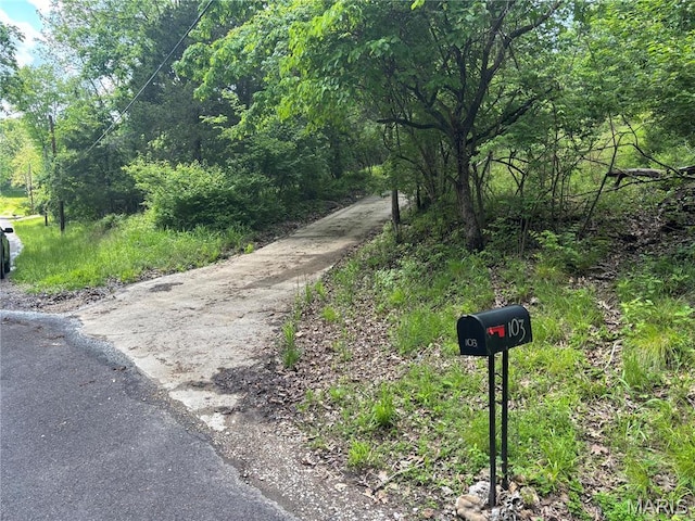 88 Lucie Ln, Valley Park, MO 63088