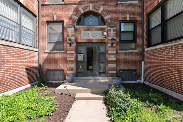 5621 Pershing Ave Unit 21, Saint Louis, MO 63112 - property entrance with brick siding