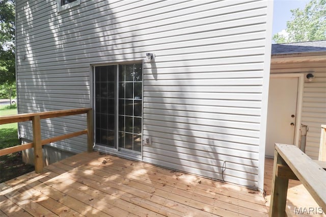 104 Wild Rose Pl, Saint Robert, MO 65584 - view of wooden deck