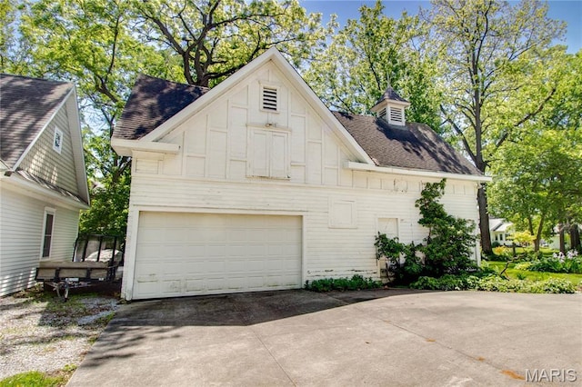 619 E Main St, Carlinville, IL 62626 - garage with driveway