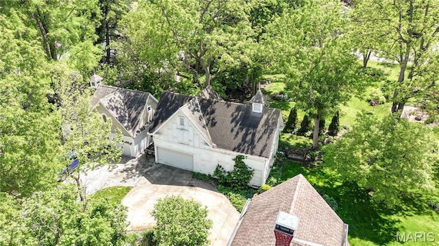 619 E Main St, Carlinville, IL 62626 - aerial view of property and surrounding area