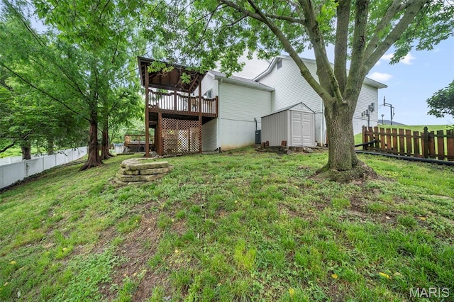14 Sunderland Ct, Saint Charles, MO 63303 - view of yard featuring a wooden deck