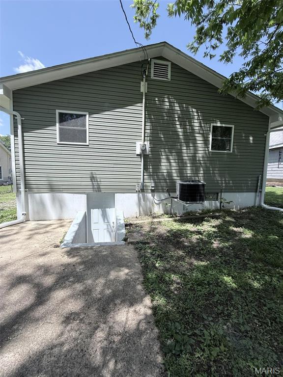 170 E Euclid Ave, Sullivan, MO 63080 - back of house with cooling unit