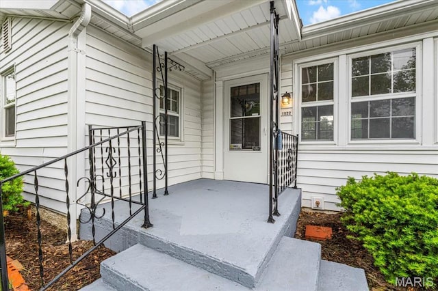 1522 S Elm Ave, Saint Louis, MO 63119 - doorway to property with a porch