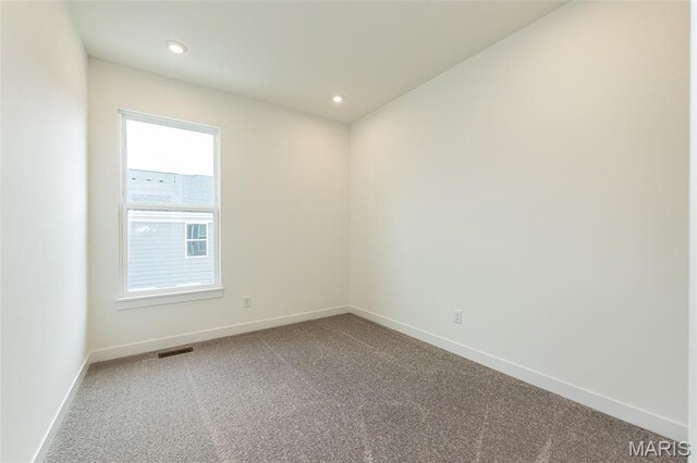 8924 Gateway Cir, Richmond Heights, MO 63144 - spare room featuring carpet floors, baseboards, and recessed lighting