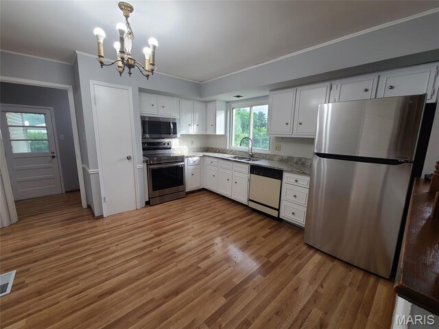 4023 Monsols Dr, Florissant, MO 63034 - photo 9