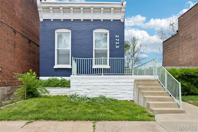 2713 Utah St, Saint Louis, MO 63118 - italianate home featuring stairway