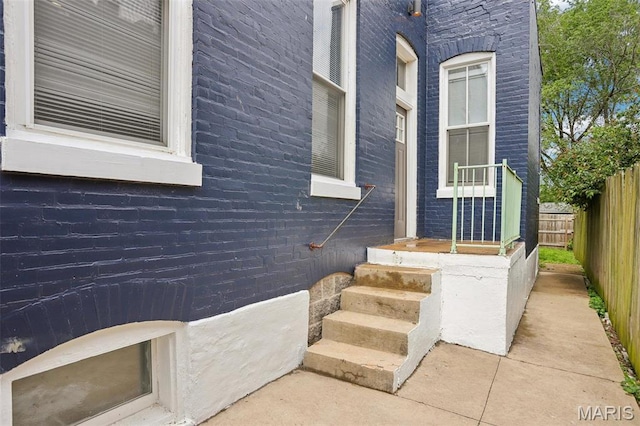 2713 Utah St, Saint Louis, MO 63118 - property entrance with brick siding