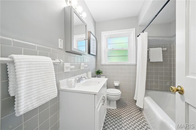 9063 Monmouth Dr, Saint Louis, MO 63117 - photo 15