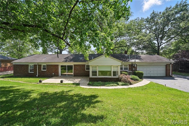 9063 Monmouth Dr, Saint Louis, MO 63117 - photo 17