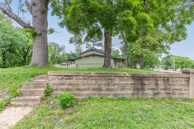 732 N Main St, Poplar Bluff, MO 63901 - view of yard