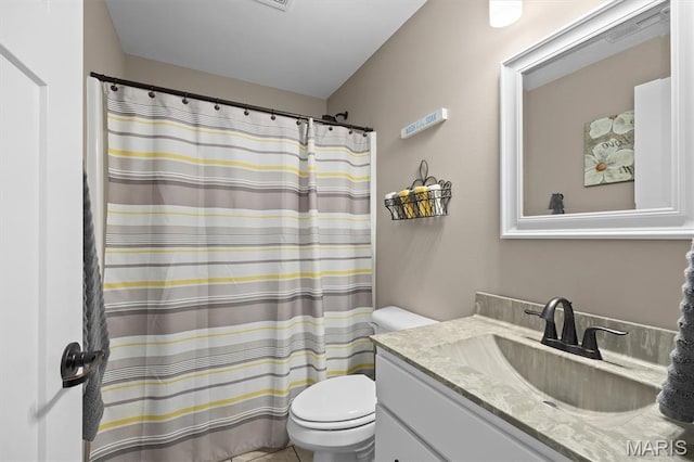 409 Briar Creek Rd, Troy, IL 62294 - bathroom with toilet, vanity, and a shower with curtain