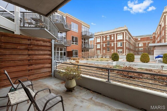 9 N Euclid Ave Unit 411, Saint Louis, MO 63108 - view of balcony
