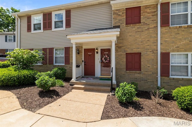 9106 W Swan Cir, Saint Louis, MO 63144