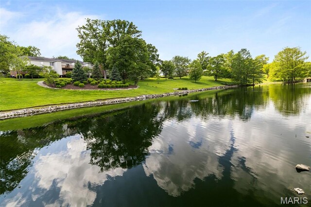 9106 W Swan Cir, Saint Louis, MO 63144