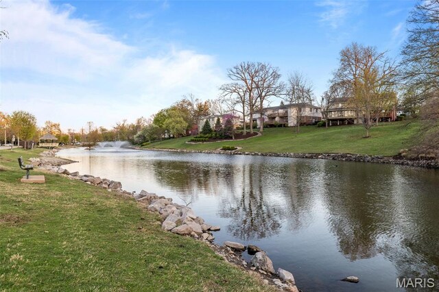 9106 W Swan Cir, Saint Louis, MO 63144