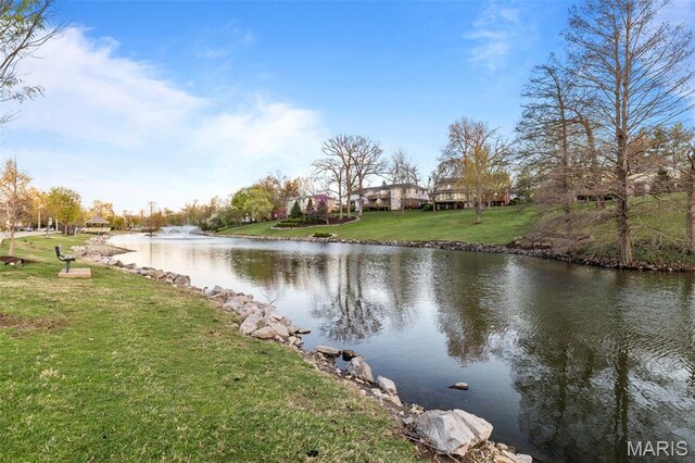 9106 W Swan Cir, Saint Louis, MO 63144