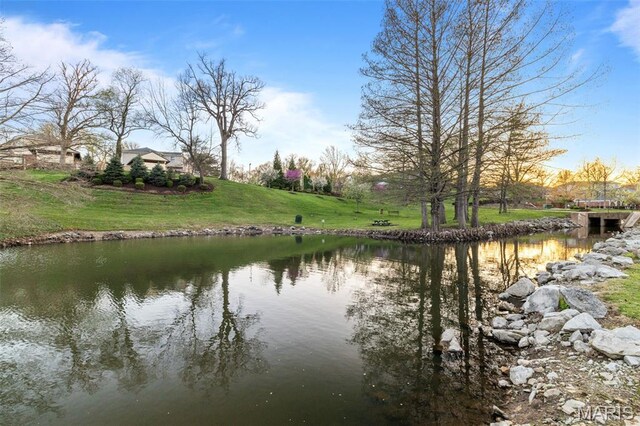 9106 W Swan Cir, Saint Louis, MO 63144