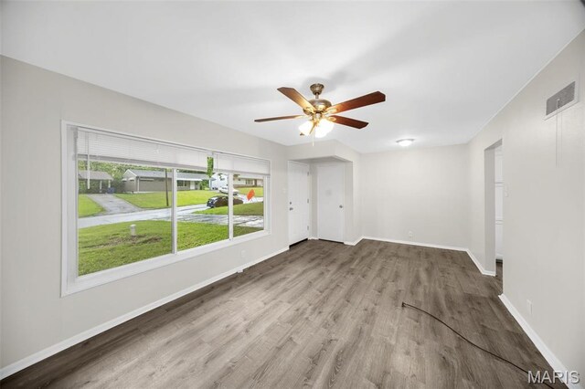 10008 Lakemoor Dr, Saint Louis, MO 63136 - photo 5