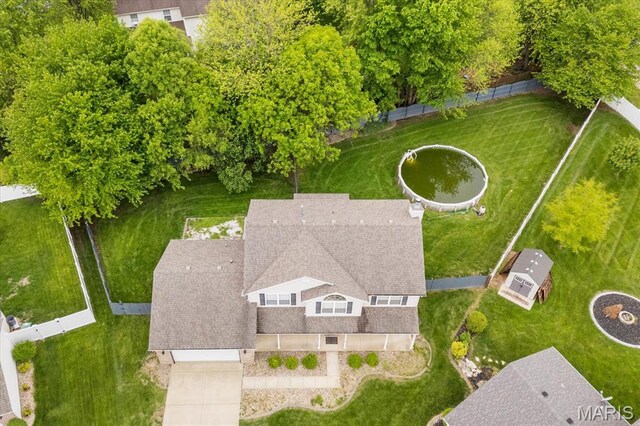 aerial view of property and surrounding area
