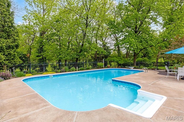 160 Hunters Pointe Dr, Saint Charles, MO 63304