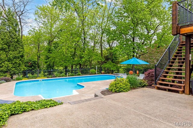 160 Hunters Pointe Dr, Saint Charles, MO 63304
