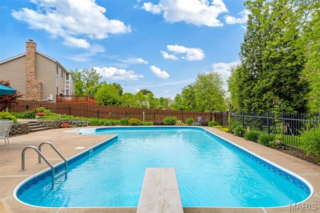 160 Hunters Pointe Dr, Saint Charles, MO 63304