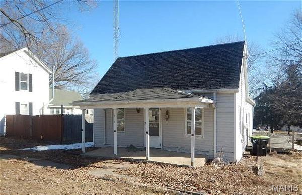 414 S Stanford St, Griggsville, IL 62340 - photo 1