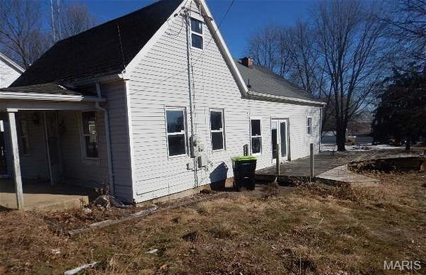 414 S Stanford St, Griggsville, IL 62340 - photo 4