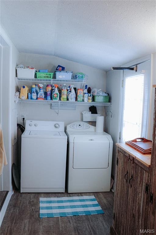205 Watts St, Park Hills, MO 63601 - washroom featuring washing machine and clothes dryer, wood finished floors, and a textured ceiling