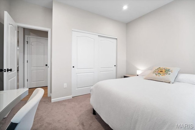 719 Myatt Dr, Wentzville, MO 63385 - bedroom featuring carpet, a closet, and recessed lighting
