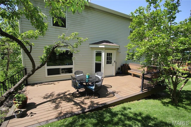 1209 Hunters Chase Dr, Eureka, MO 63025 - deck with outdoor dining space