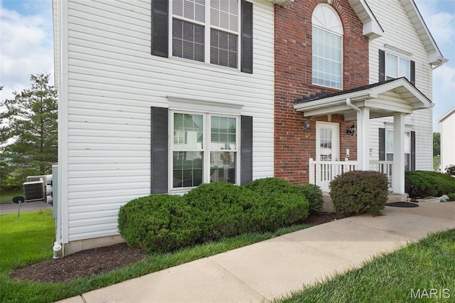 14 Homefield Gardens Dr, Ofallon, MO 63366 - photo 2