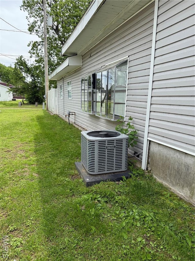 226 Dixie St, Sikeston, MO 63801 - exterior view of central AC
