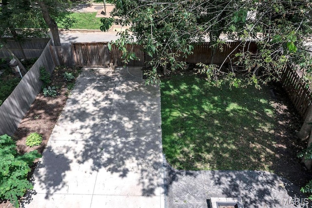316 Melville Ave, Saint Louis, MO 63130 - view of yard featuring a patio area