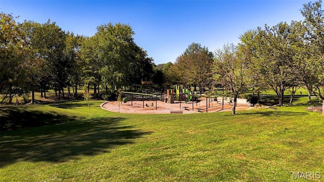 1204 Cobblestone Ter, Lake St Louis, MO 63367 - surrounding community with a lawn