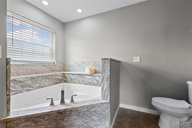 122 Morgan Lake Rd, De Soto, MO 63020 - full bath with a bath, toilet, tile patterned floors, baseboards, and recessed lighting