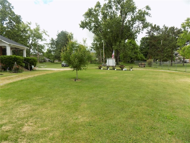339 E Reynolds St E, Ironton, MO 63650 - surrounding community featuring a storage shed and an outbuilding