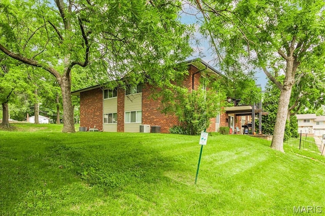 10077 N Bunker Hill Dr Unit F, Mehlville, MO 63123 - view of yard