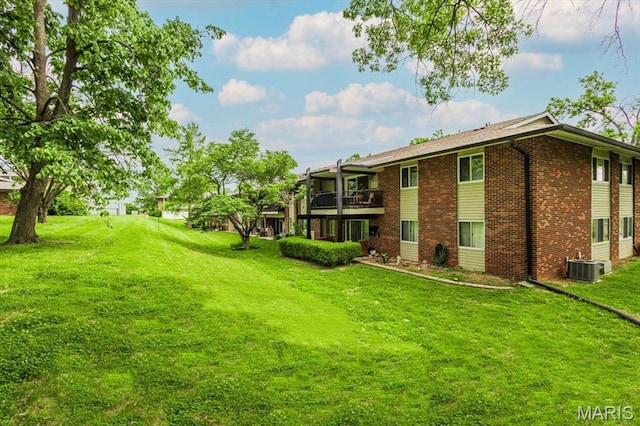 10077 N Bunker Hill Dr Unit F, Mehlville, MO 63123 - view of green lawn