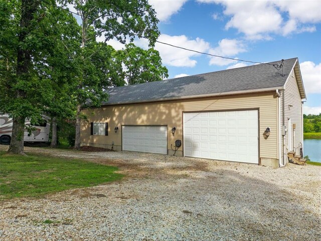 12930 Mohawk Dr, De Soto, MO 63020 - garage with driveway