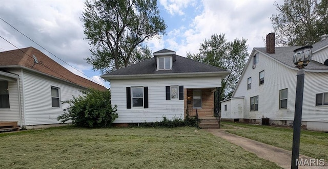820 Lebanon Ave, Belleville, IL 62221 - view of front of house featuring a front lawn