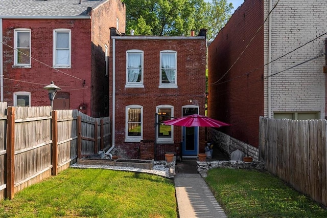 view of front facade with brick siding
