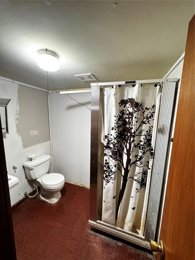 308 N Ellen St, Dixon, MO 65459 - full bath featuring toilet and curtained shower