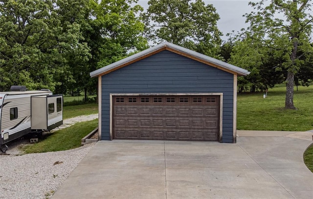 view of detached garage